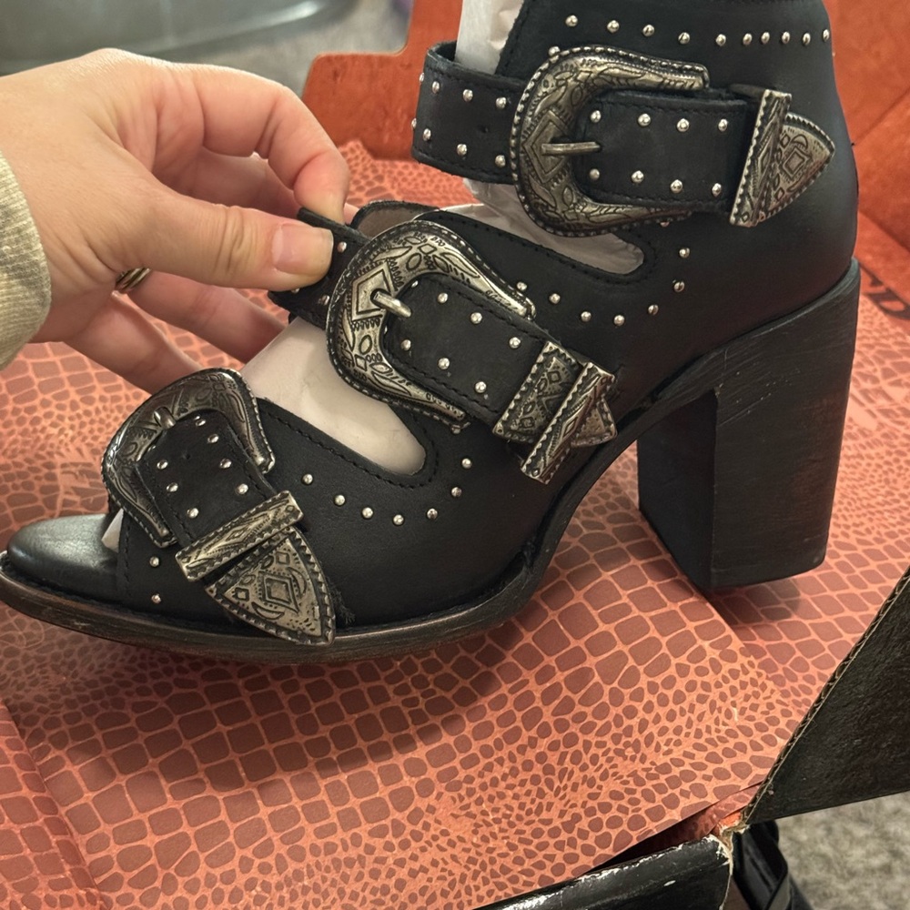 Stylish Black Buckle Heeled Sandals